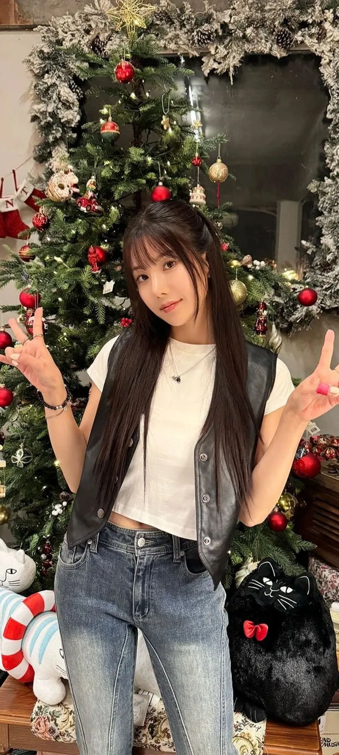 วอลเปเปอร์ หน้าจอล็อก มือถือ Kwon Eun-bi 4K HD ดาวน์โหลด — IZ*ONE