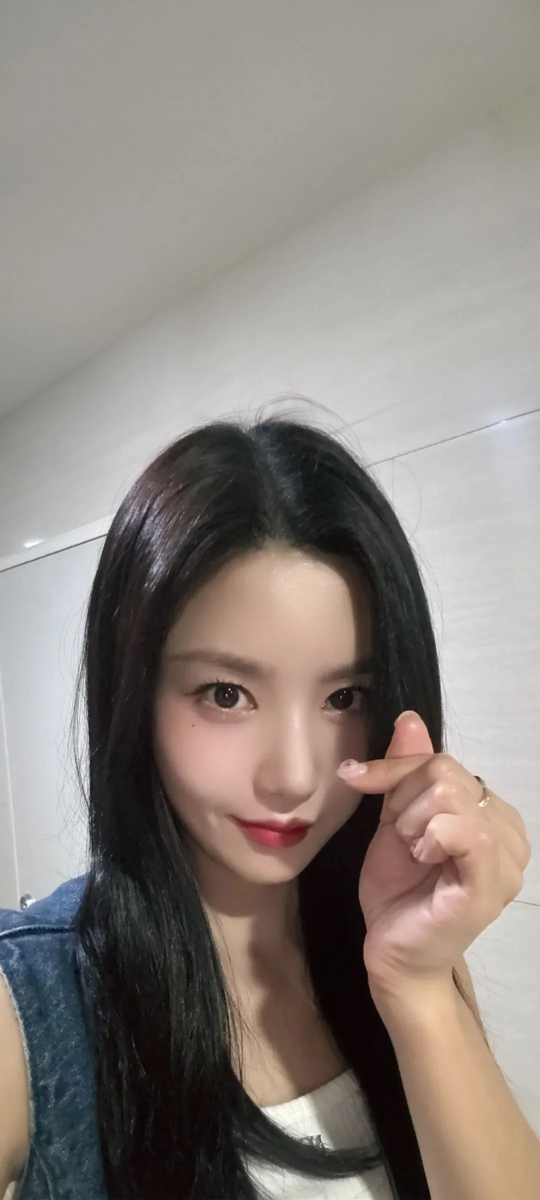 วอลเปเปอร์ หน้าจอล็อก มือถือ Kwon Eun-bi 4K HD ดาวน์โหลด — IZ*ONE