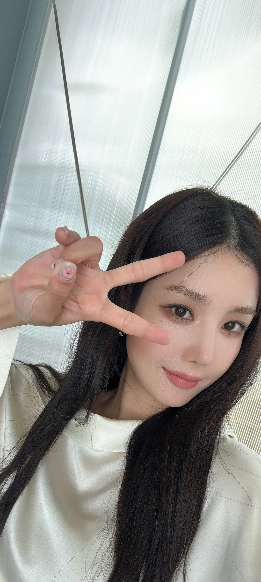 วอลเปเปอร์ หน้าจอล็อก มือถือ Kwon Eun-bi 4K HD ดาวน์โหลด — IZ*ONE
