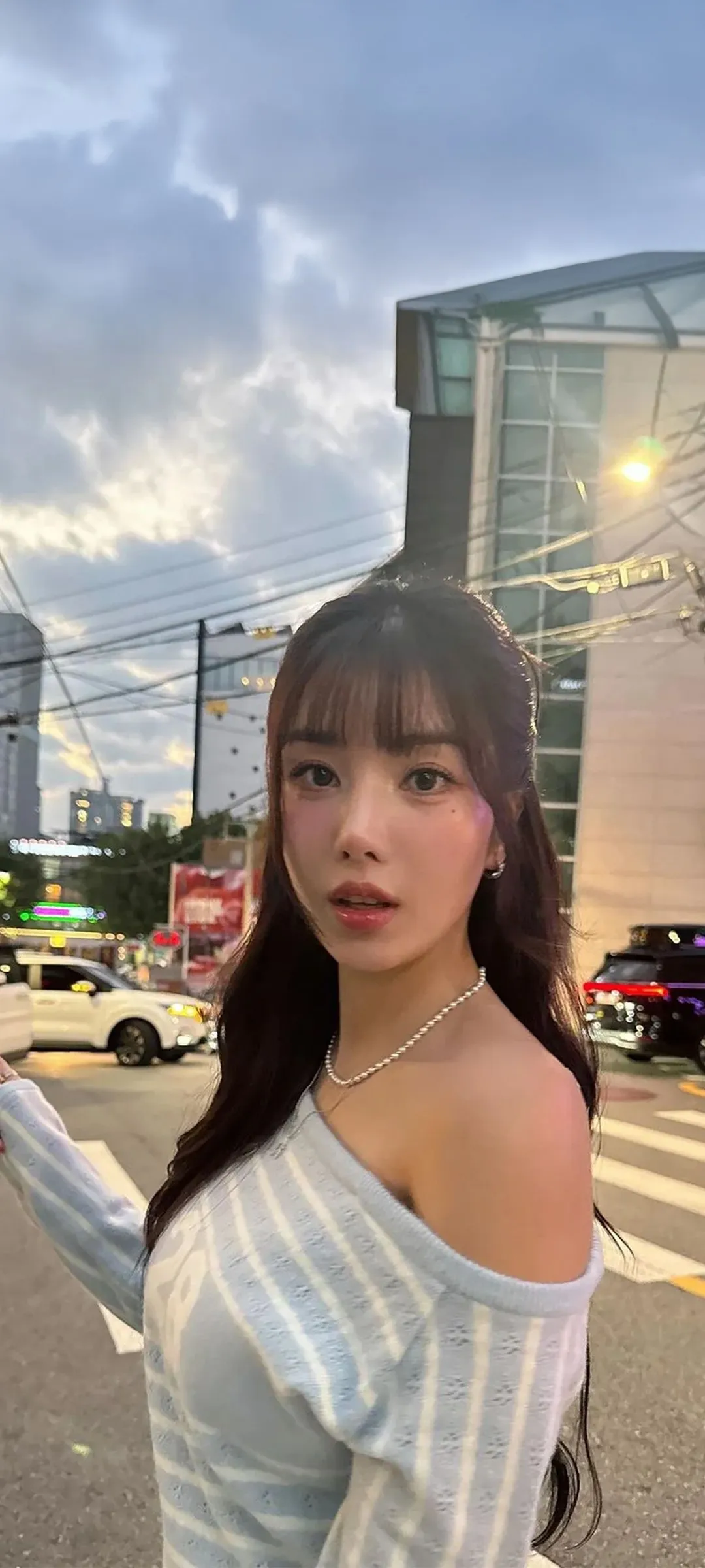 วอลเปเปอร์ หน้าจอล็อก มือถือ Kwon Eun-bi 4K HD ดาวน์โหลด — IZ*ONE