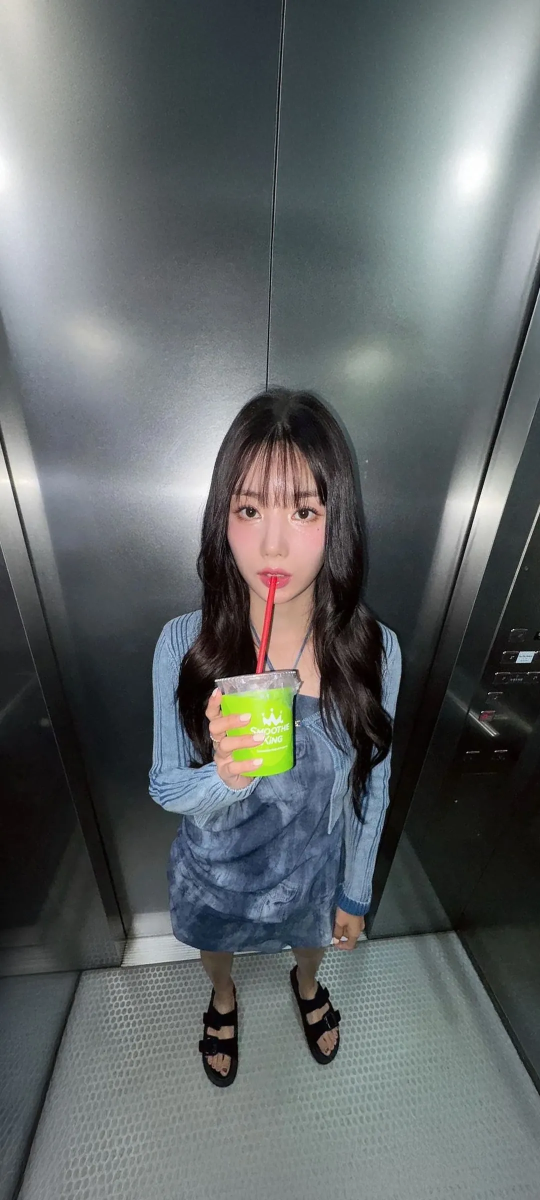 วอลเปเปอร์ หน้าจอล็อก มือถือ Kwon Eun-bi 4K HD ดาวน์โหลด — IZ*ONE