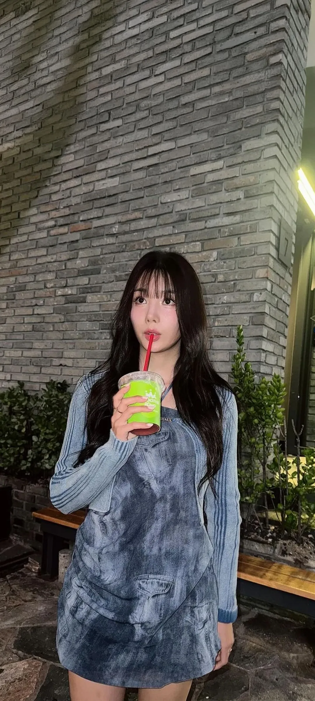 วอลเปเปอร์ หน้าจอล็อก มือถือ Kwon Eun-bi 4K HD ดาวน์โหลด — IZ*ONE