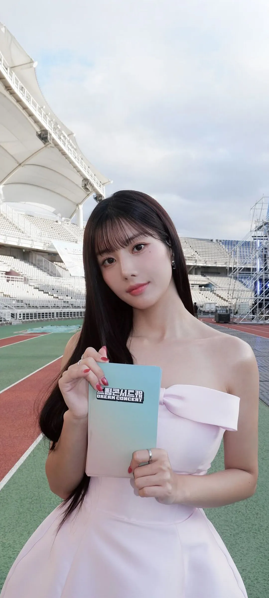 วอลเปเปอร์ หน้าจอล็อก มือถือ Kwon Eun-bi 4K HD ดาวน์โหลด — IZ*ONE