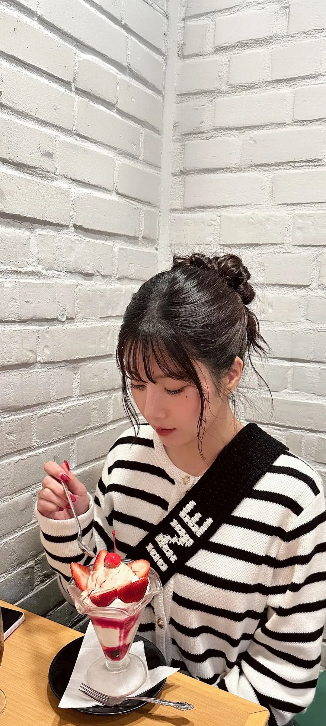 วอลเปเปอร์ หน้าจอล็อก มือถือ Kwon Eun-bi 4K HD ดาวน์โหลด — IZ*ONE