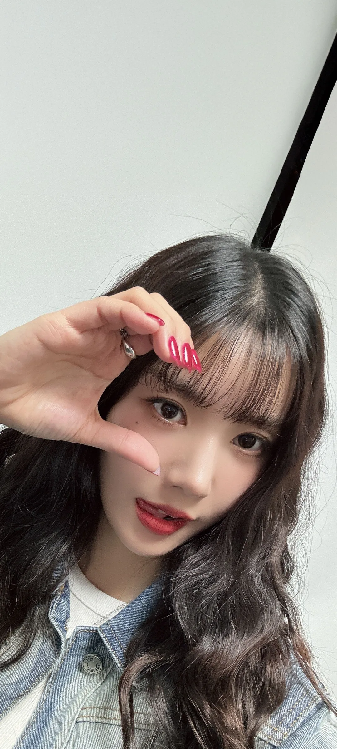 วอลเปเปอร์ หน้าจอล็อก มือถือ Kwon Eun-bi 4K HD ดาวน์โหลด — IZ*ONE
