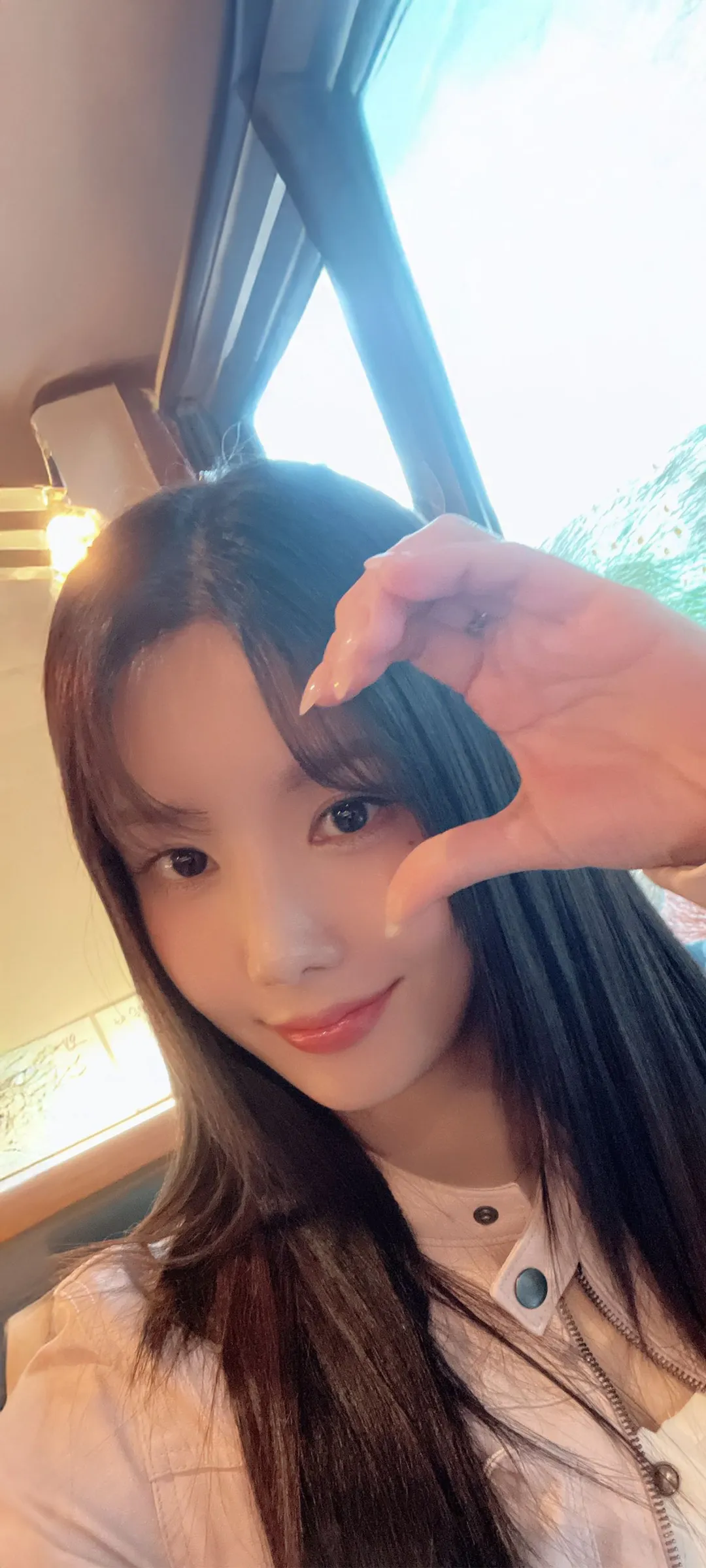 วอลเปเปอร์ หน้าจอล็อก มือถือ Kwon Eun-bi 4K HD ดาวน์โหลด — IZ*ONE