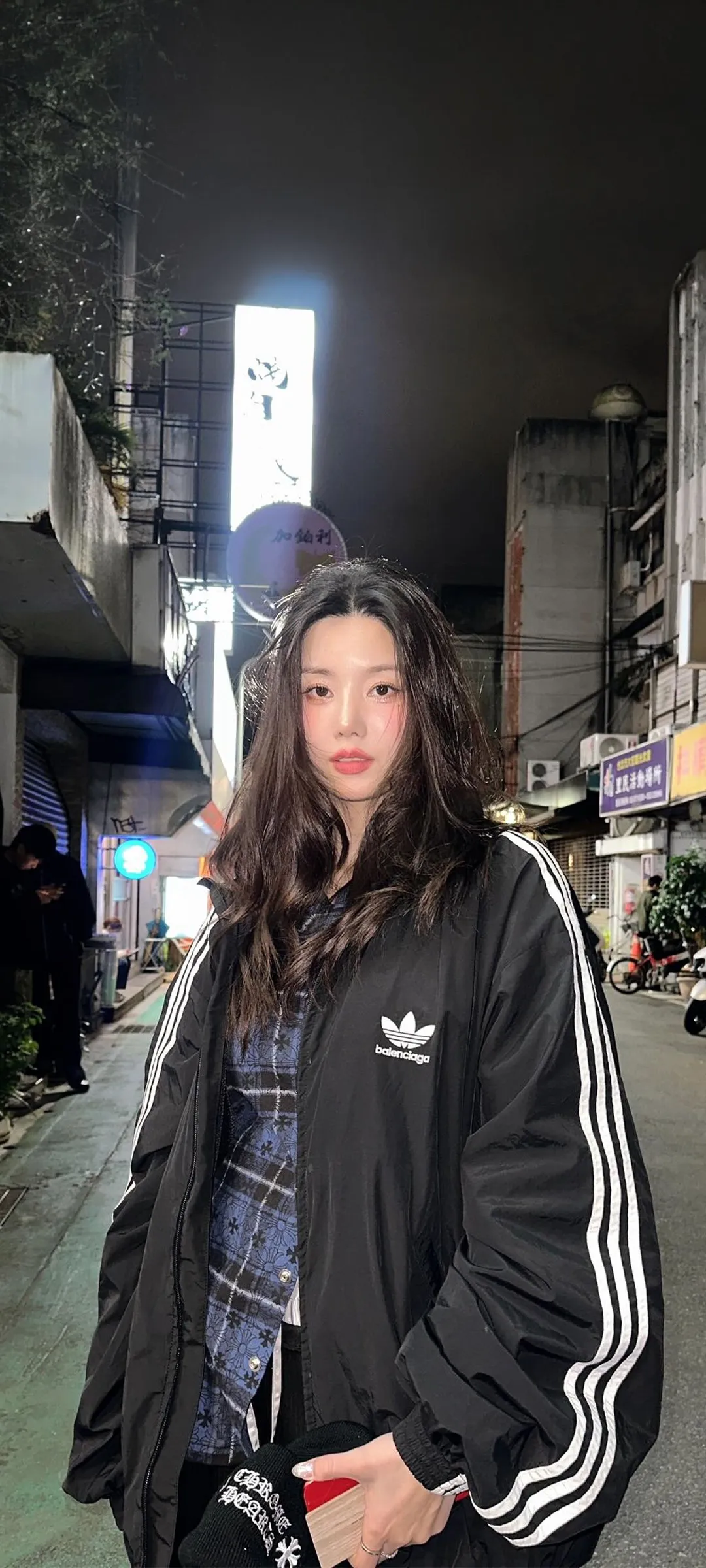 วอลเปเปอร์ หน้าจอล็อก มือถือ Kwon Eun-bi 4K HD ดาวน์โหลด — IZ*ONE