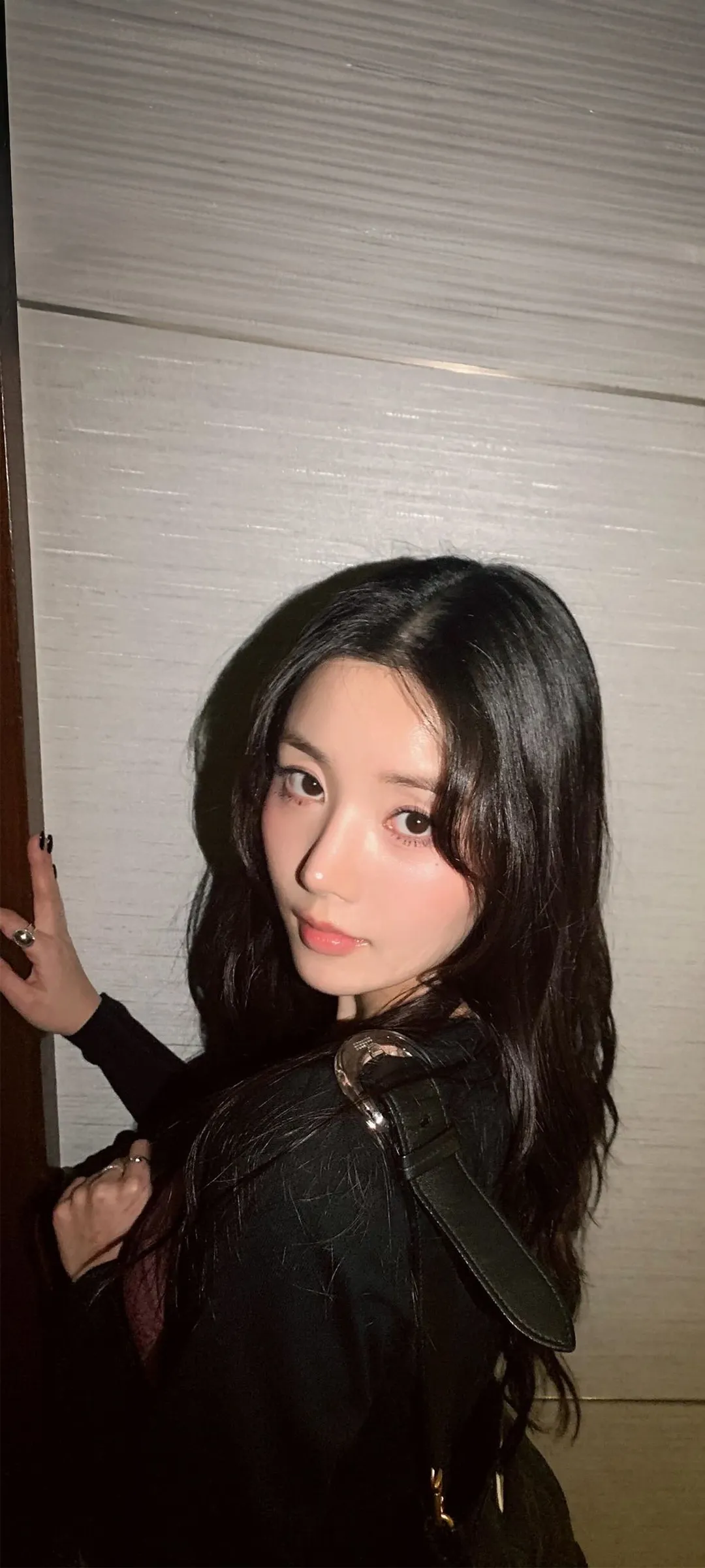 วอลเปเปอร์ หน้าจอล็อก มือถือ Kwon Eun-bi 4K HD ดาวน์โหลด — IZ*ONE