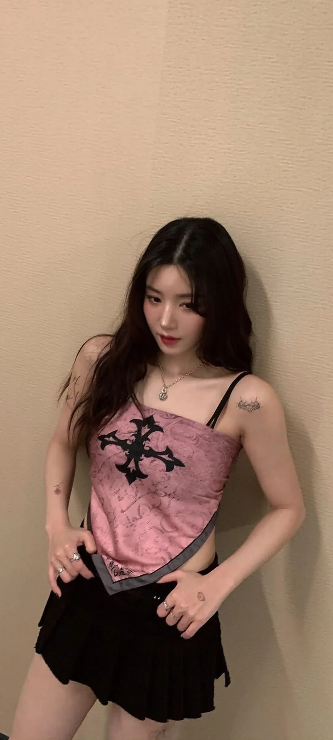 วอลเปเปอร์ หน้าจอล็อก มือถือ Kwon Eun-bi 4K HD ดาวน์โหลด — IZ*ONE