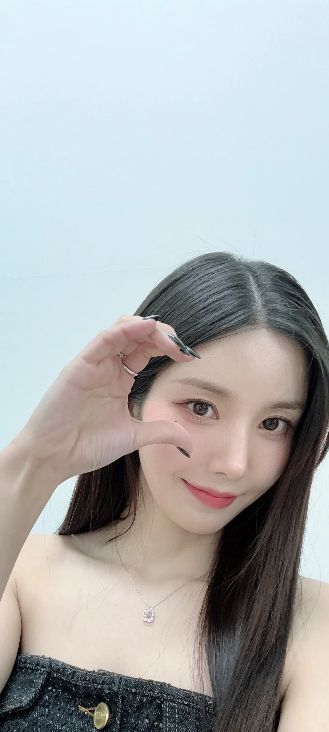 วอลเปเปอร์ หน้าจอล็อก มือถือ Kwon Eun-bi 4K HD ดาวน์โหลด — IZ*ONE
