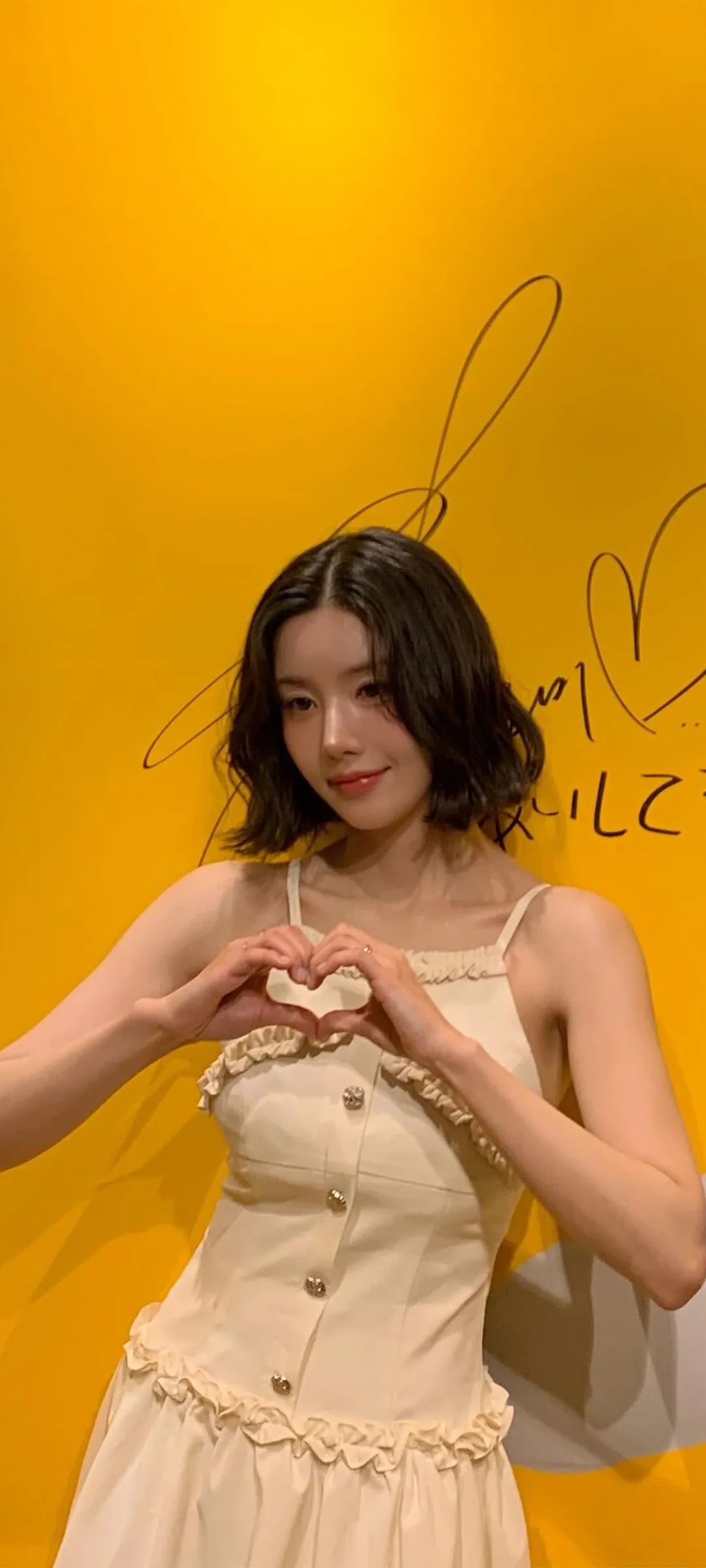 วอลเปเปอร์ หน้าจอล็อก มือถือ Kwon Eun-bi 4K HD ดาวน์โหลด — IZ*ONE