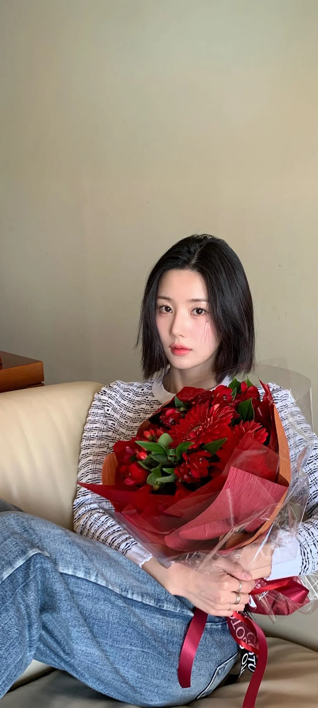 Kwon Eun-bi kilit ekranı telefon duvar kağıdı 4K HD i̇ndir — IZ*ONE