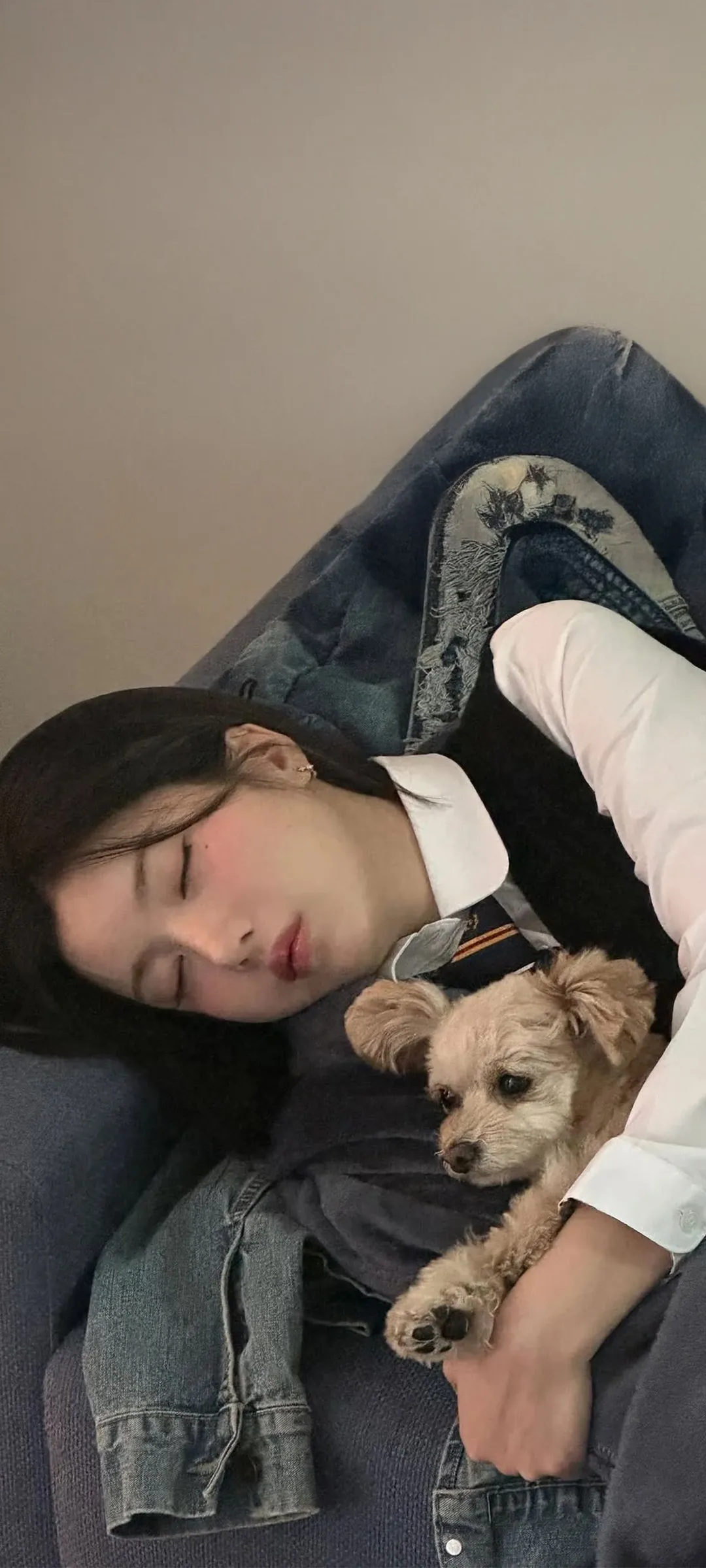 วอลเปเปอร์ หน้าจอล็อก มือถือ Kwon Eun-bi 4K HD ดาวน์โหลด — IZ*ONE