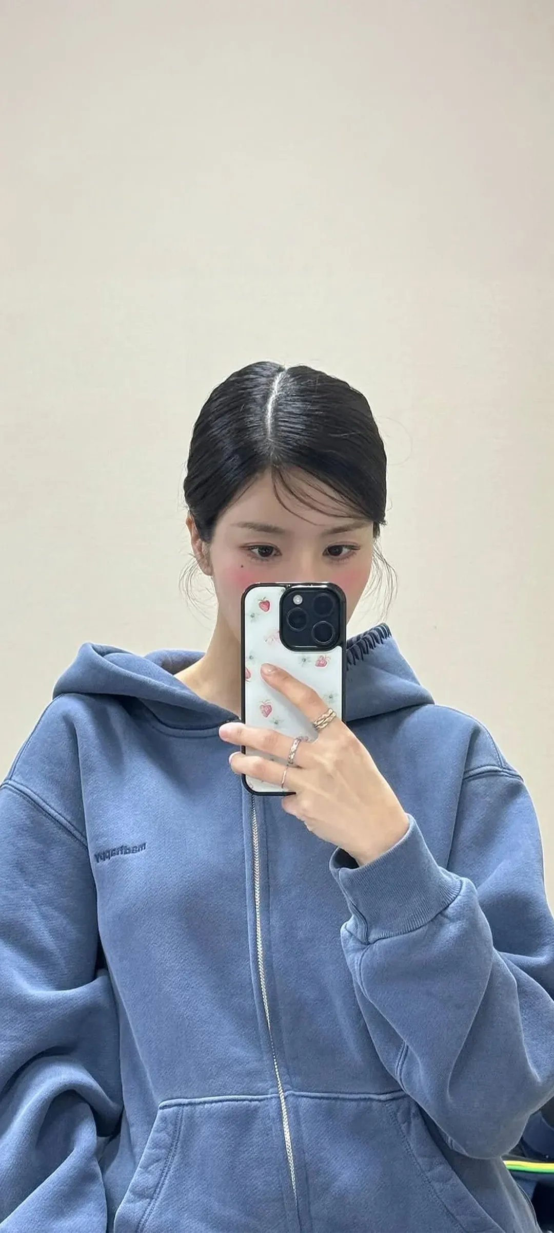 วอลเปเปอร์ หน้าจอล็อก มือถือ Kwon Eun-bi 4K HD ดาวน์โหลด — IZ*ONE