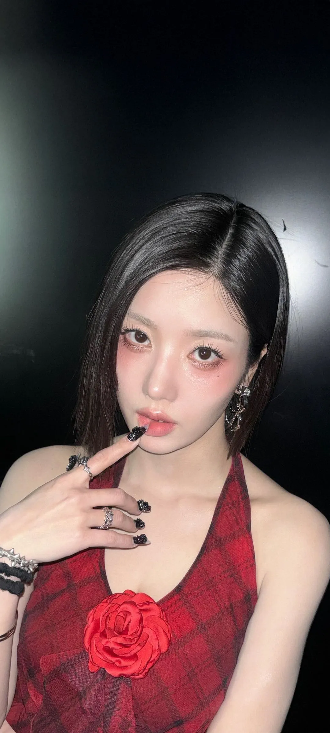 วอลเปเปอร์ หน้าจอล็อก มือถือ Kwon Eun-bi 4K HD ดาวน์โหลด — IZ*ONE
