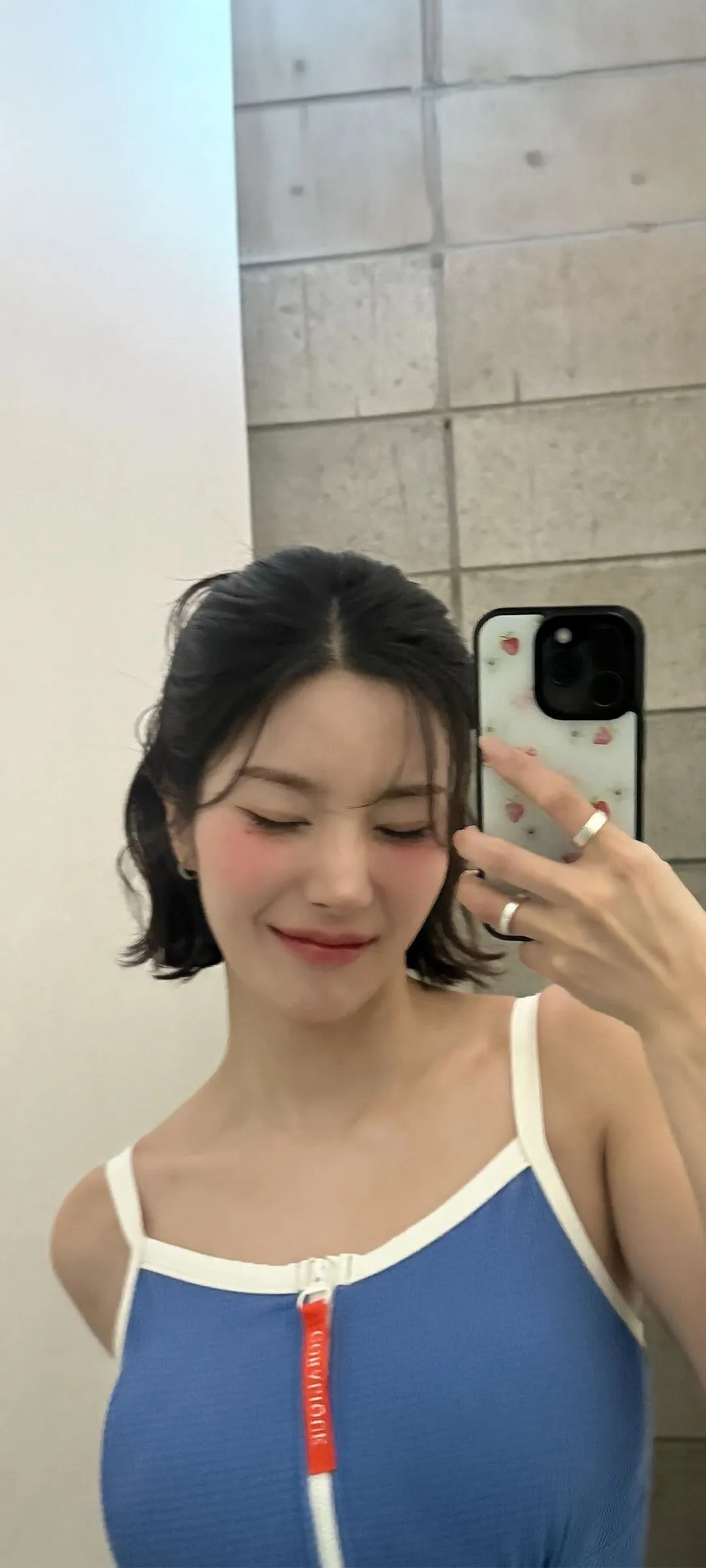 วอลเปเปอร์ หน้าจอล็อก มือถือ Kwon Eun-bi 4K HD ดาวน์โหลด — IZ*ONE