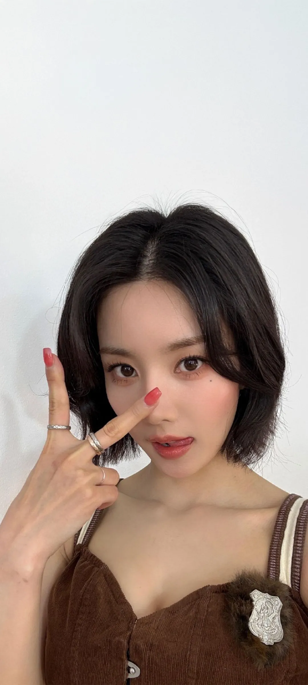 วอลเปเปอร์ หน้าจอล็อก มือถือ Kwon Eun-bi 4K HD ดาวน์โหลด — IZ*ONE