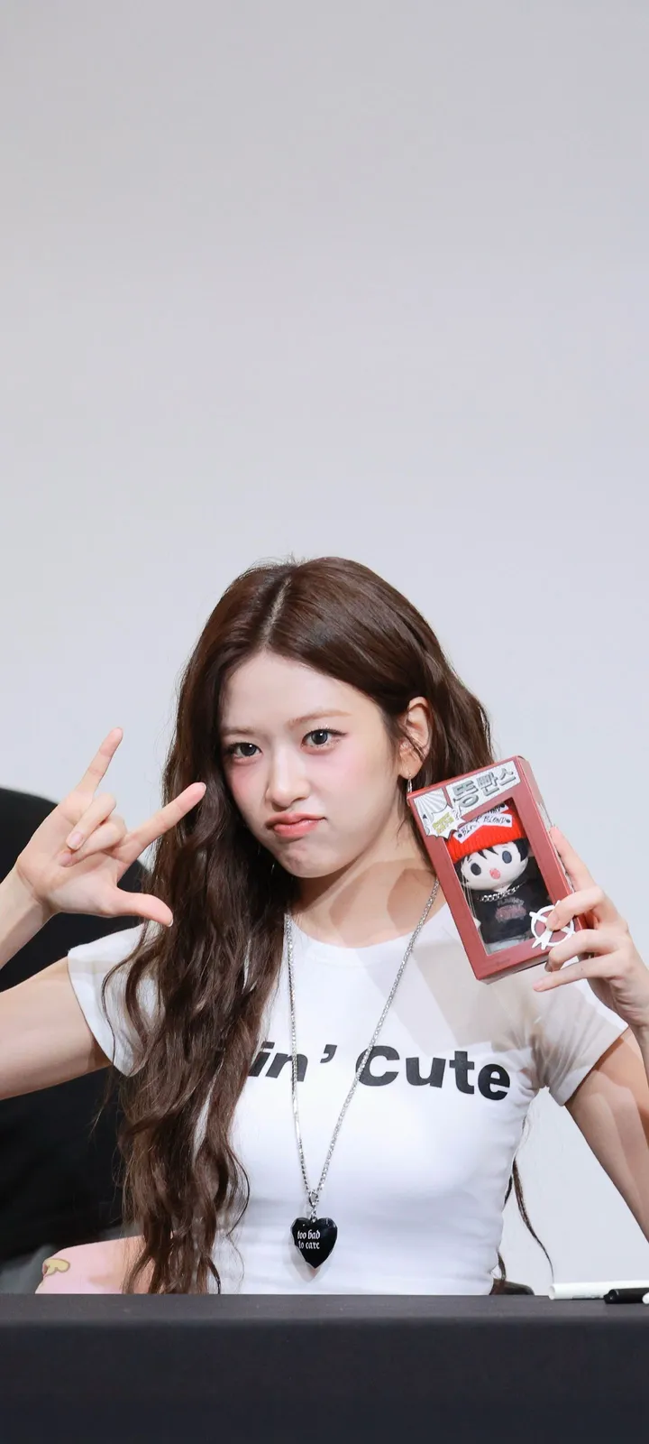 Fond d'écran de verrouillage mobile An Yu-jin 4K HD télécharger — IZ*ONE, IVE