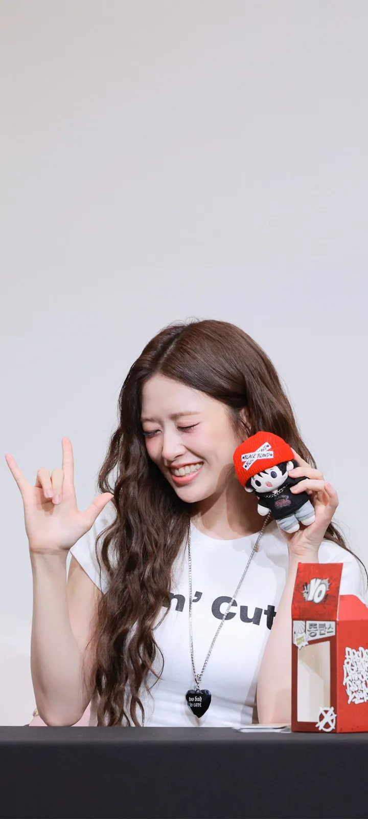 Fond d'écran de verrouillage mobile An Yu-jin 4K HD télécharger — IZ*ONE, IVE