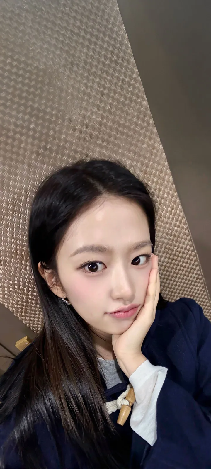 Fond d'écran de verrouillage mobile An Yu-jin 4K HD télécharger — IZ*ONE, IVE