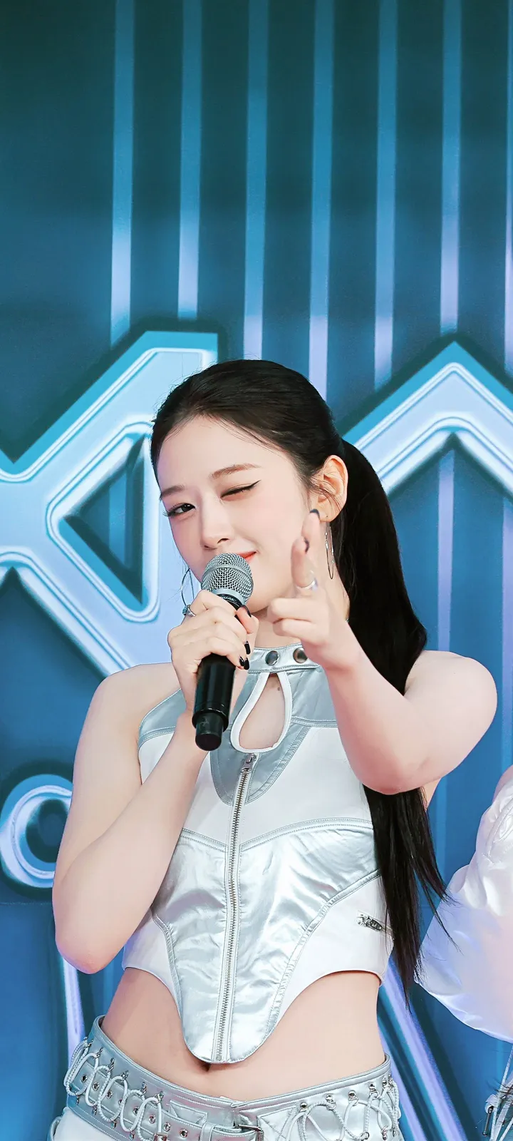 Fond d'écran de verrouillage mobile An Yu-jin 4K HD télécharger — IZ*ONE, IVE