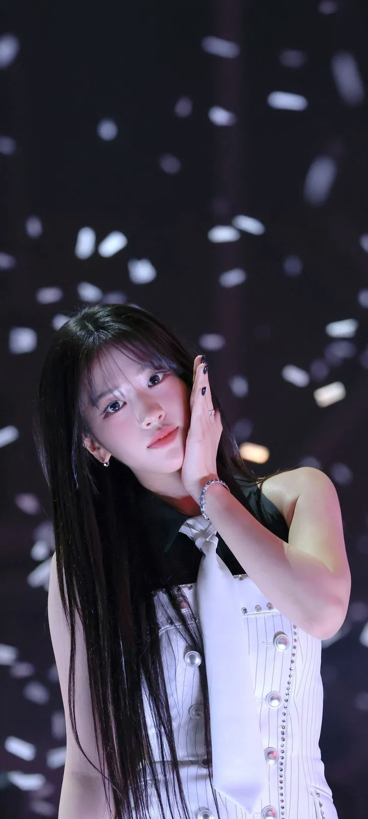 Fond d'écran de verrouillage mobile An Yu-jin 4K HD télécharger — IZ*ONE, IVE