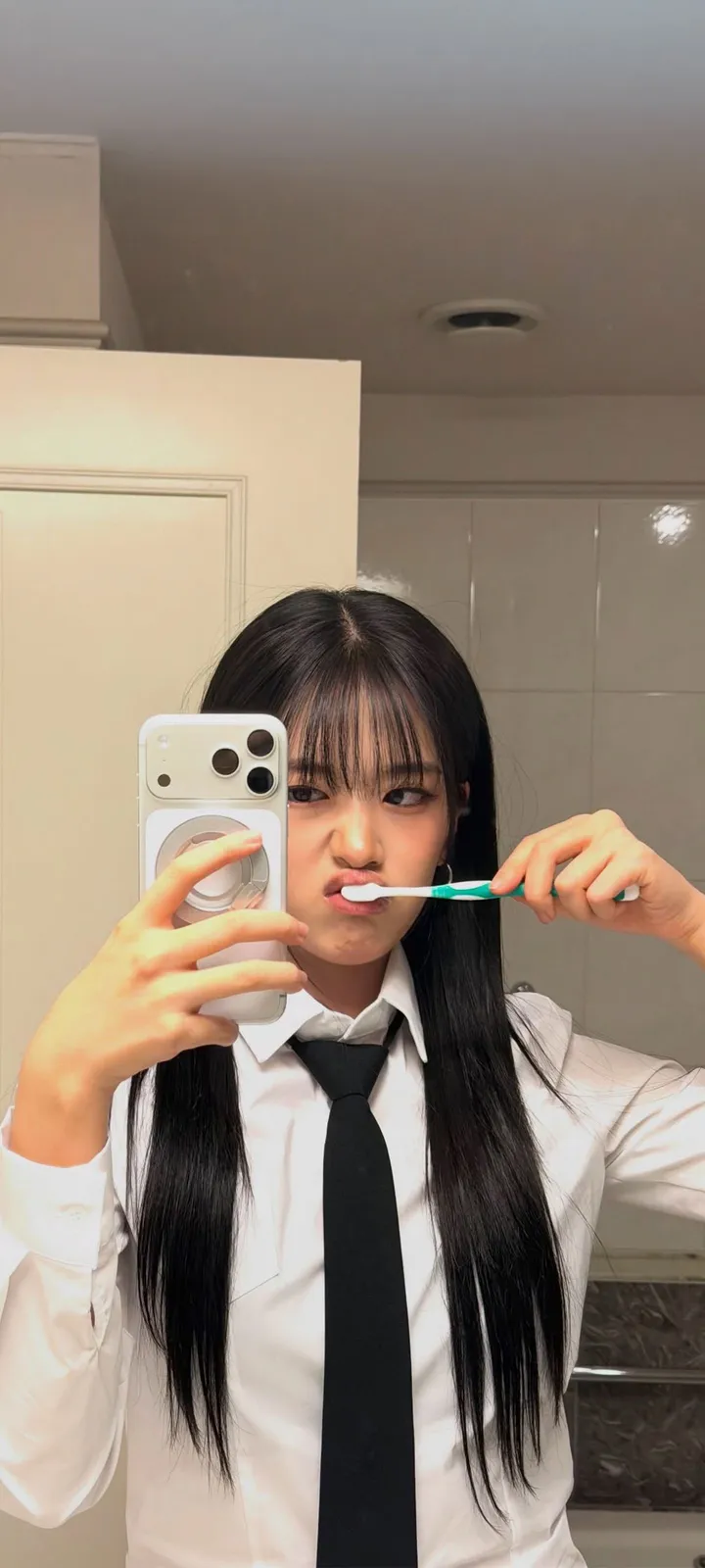 Fond d'écran de verrouillage mobile An Yu-jin 4K HD télécharger — IZ*ONE, IVE