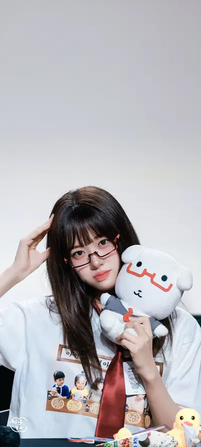 An Yu-jin Phone Lock Screen Wallpaper 4K HD Download #21542