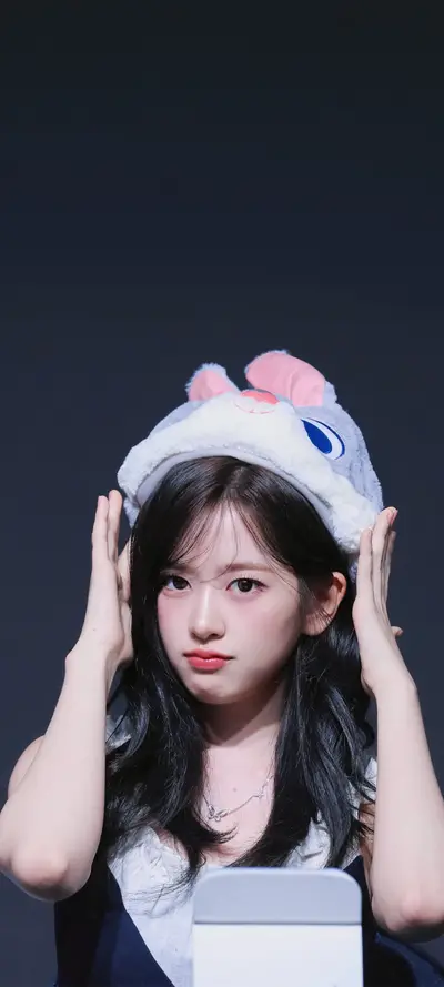 An Yu-jin Phone Lock Screen Wallpaper 4K HD Download #21576