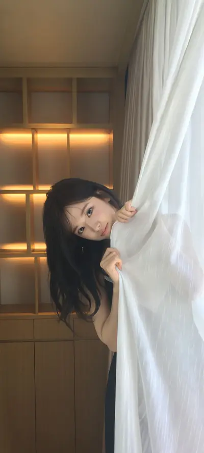 An Yu-jin Phone Lock Screen Wallpaper 4K HD Download #21582