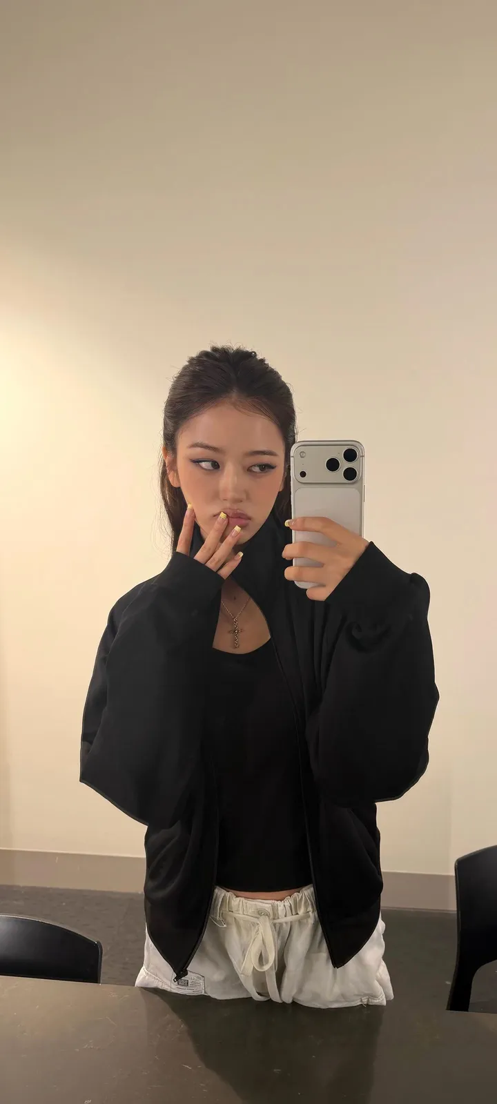 Fond d'écran de verrouillage mobile An Yu-jin 4K HD télécharger — IZ*ONE, IVE