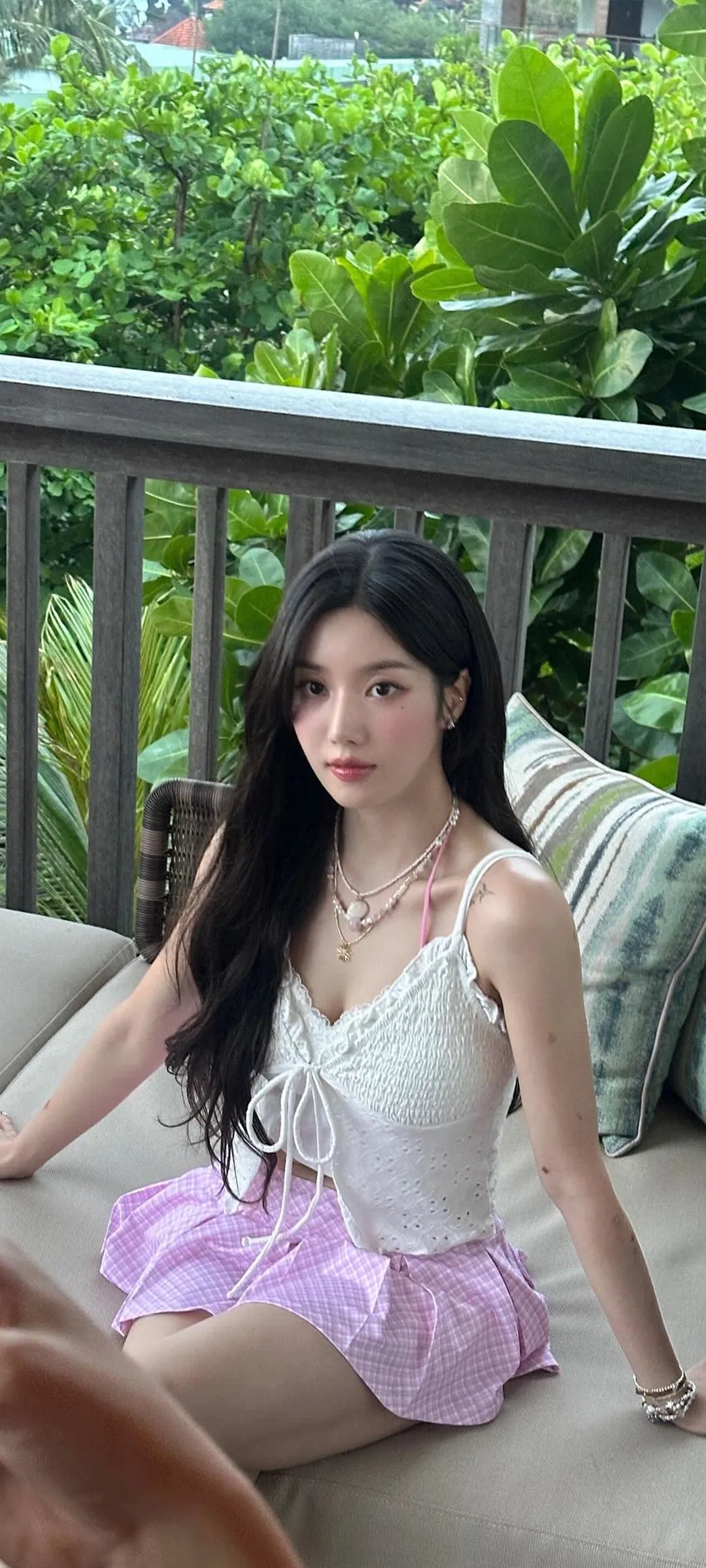 วอลเปเปอร์ หน้าจอล็อก มือถือ Kwon Eun-bi 4K HD ดาวน์โหลด — IZ*ONE
