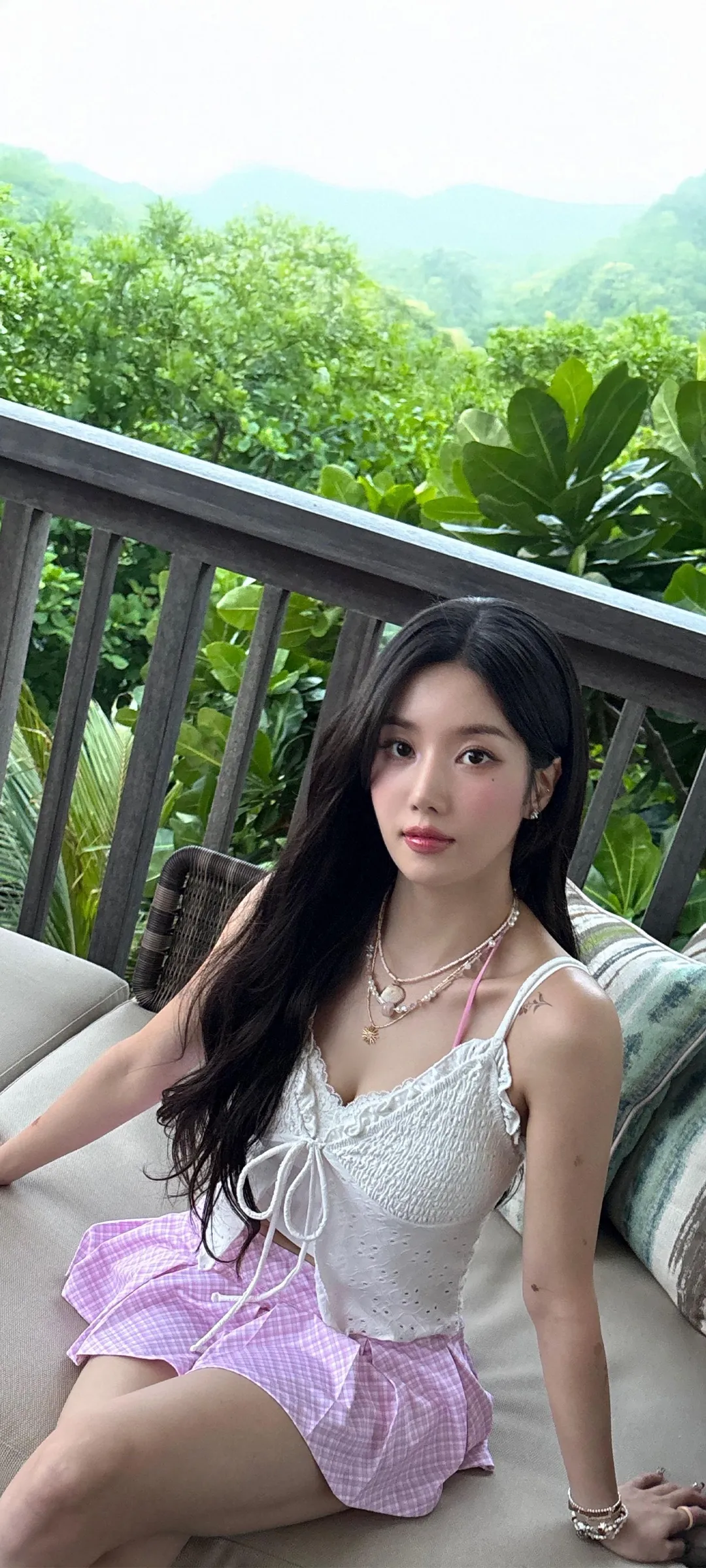 วอลเปเปอร์ หน้าจอล็อก มือถือ Kwon Eun-bi 4K HD ดาวน์โหลด — IZ*ONE