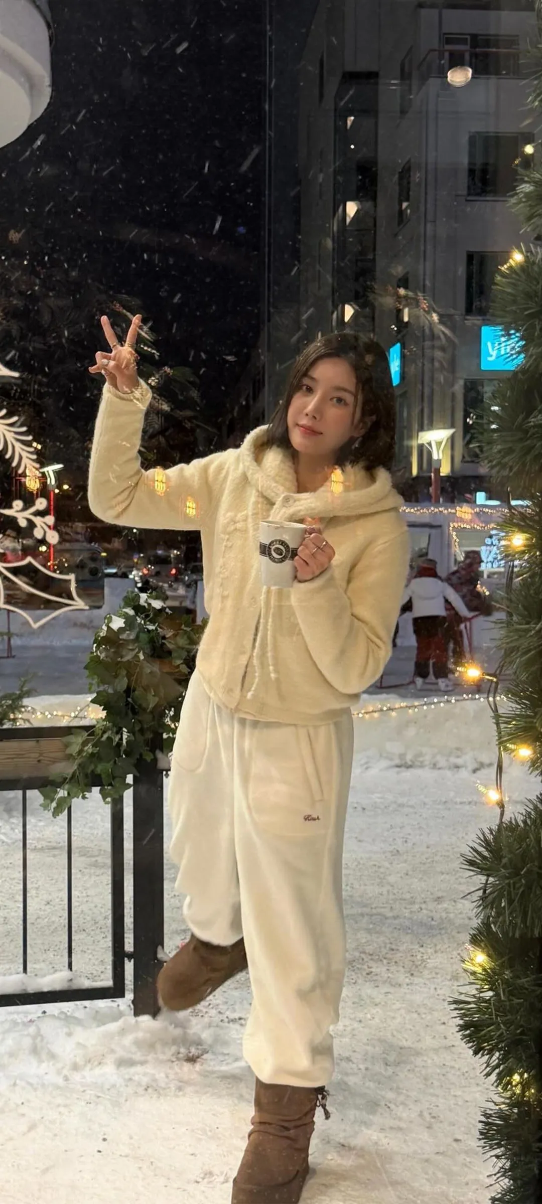 วอลเปเปอร์ หน้าจอล็อก มือถือ Kwon Eun-bi 4K HD ดาวน์โหลด — IZ*ONE