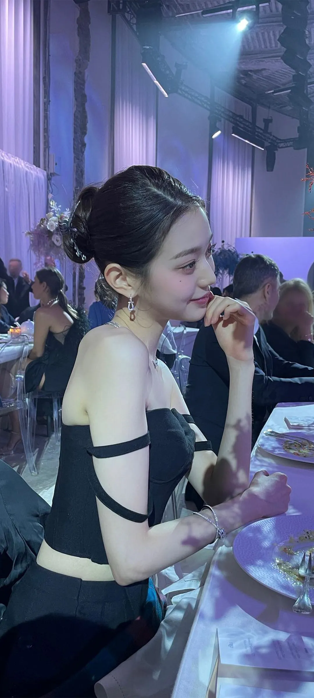 วอลเปเปอร์ หน้าจอล็อก มือถือ จาง วอนยอง 4K HD ดาวน์โหลด — IZ*ONE, IVE