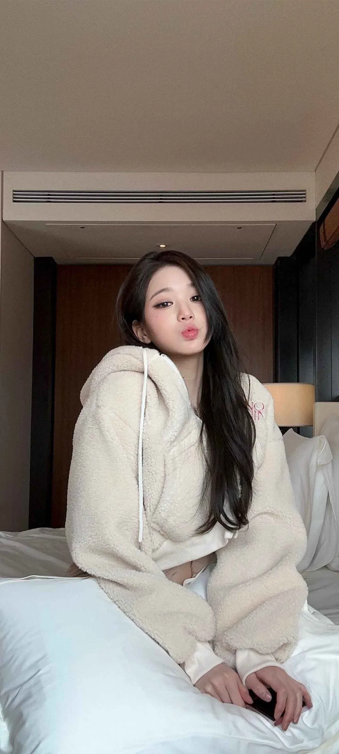 장원영 잠금화면 폰 배경화면 4K HD 다운로드 — 아이즈원, 아이브