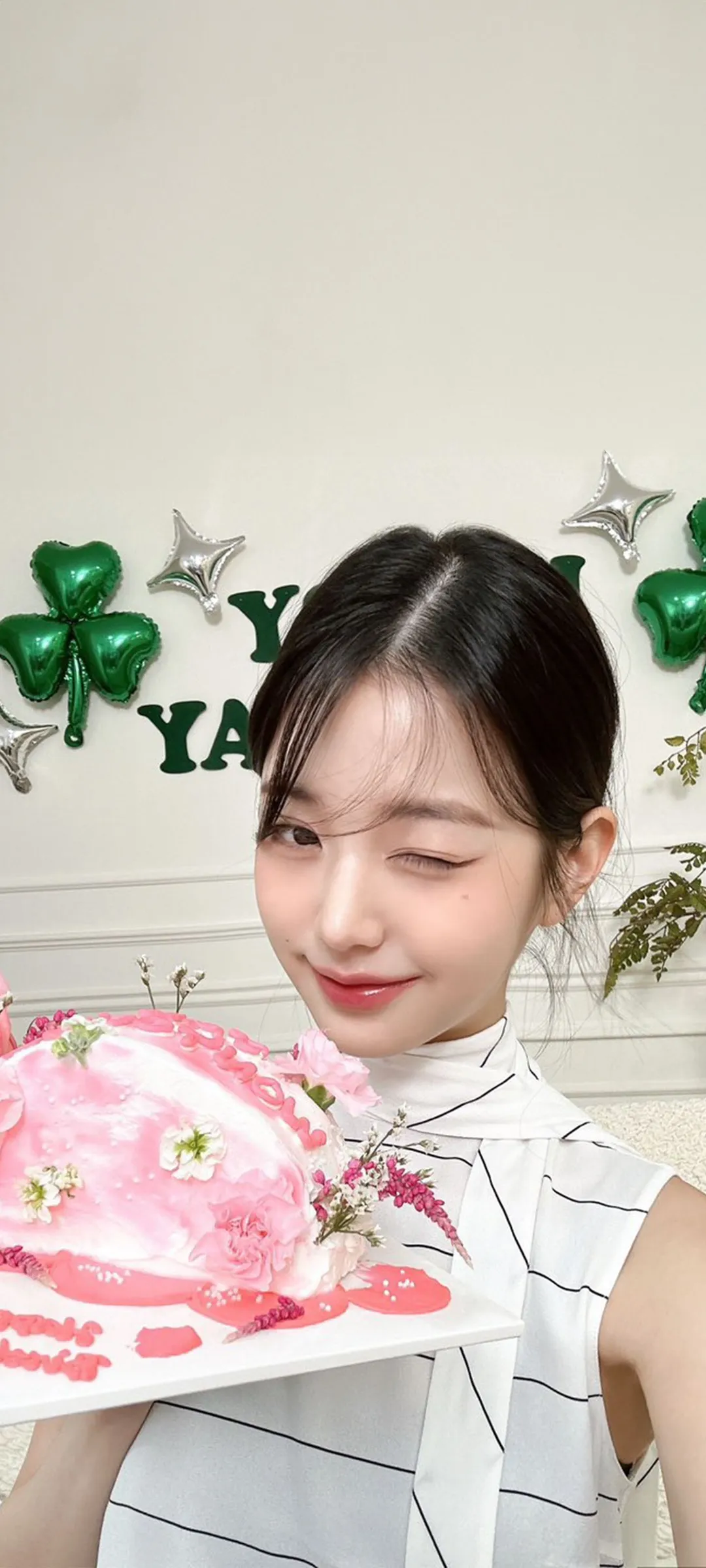 장원영 잠금화면 폰 배경화면 4K HD 다운로드 — 아이즈원, 아이브