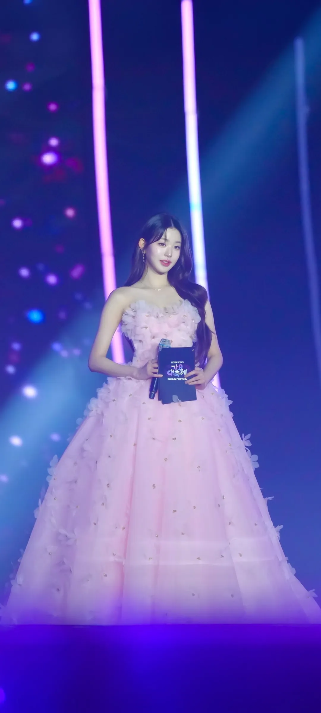 วอลเปเปอร์ หน้าจอล็อก มือถือ จาง วอนยอง 4K HD ดาวน์โหลด — IZ*ONE, IVE