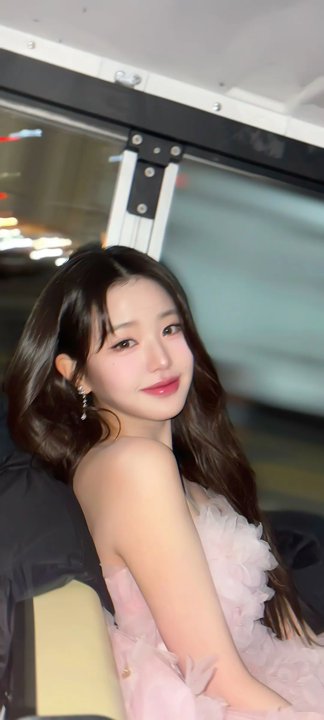 Wallpaper layar kunci hp Jang Won-young 4K HD download — IZ*ONE, IVE