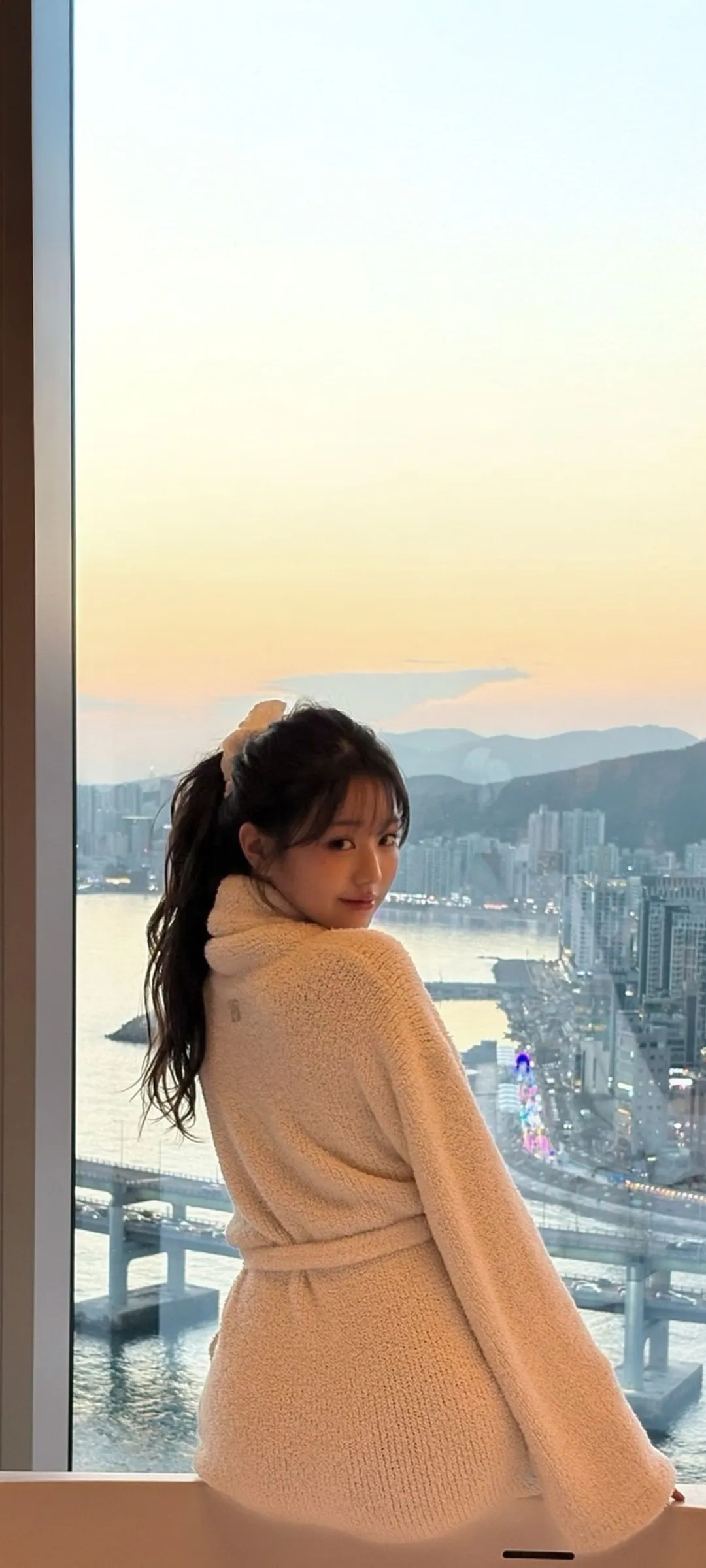 장원영 잠금화면 폰 배경화면 4K HD 다운로드 — 아이즈원, 아이브