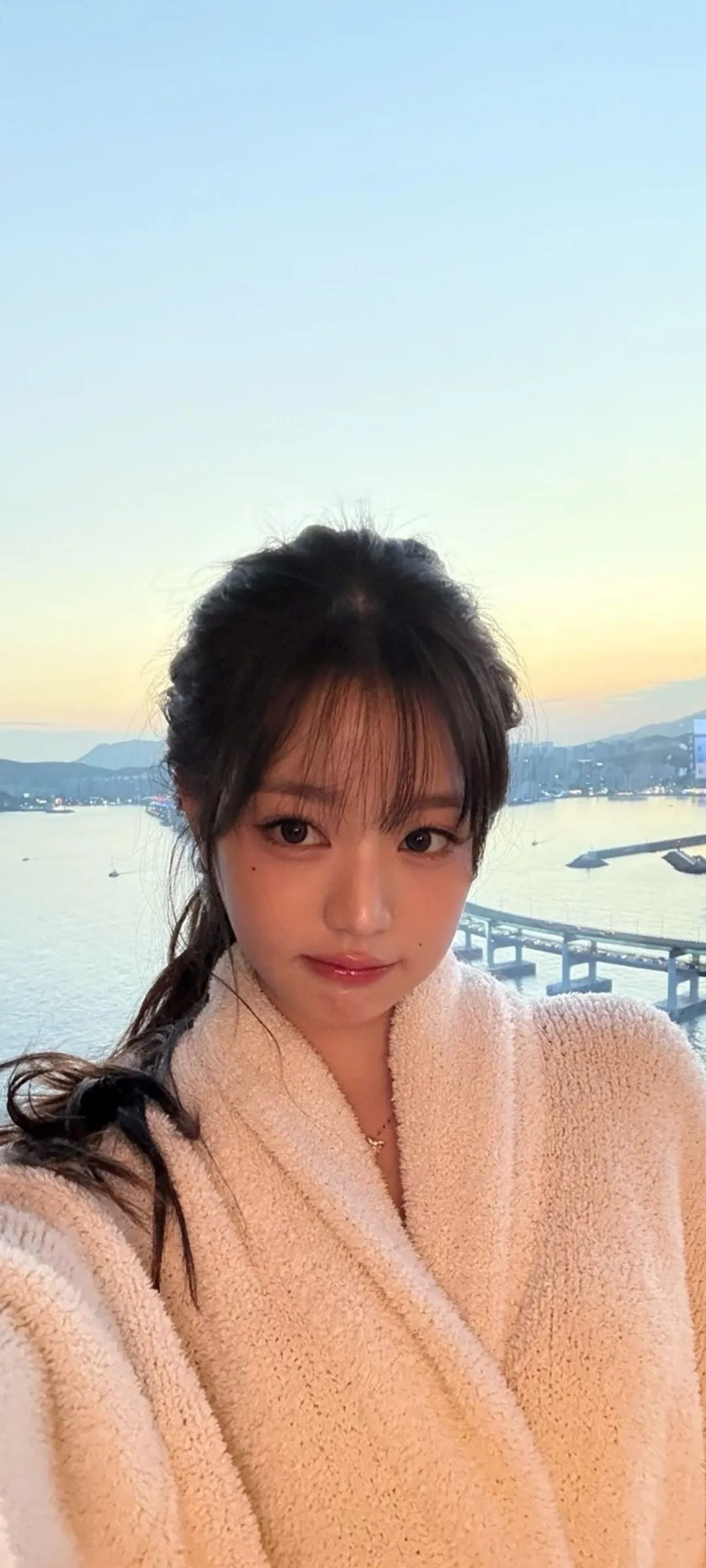장원영 잠금화면 폰 배경화면 4K HD 다운로드 — 아이즈원, 아이브