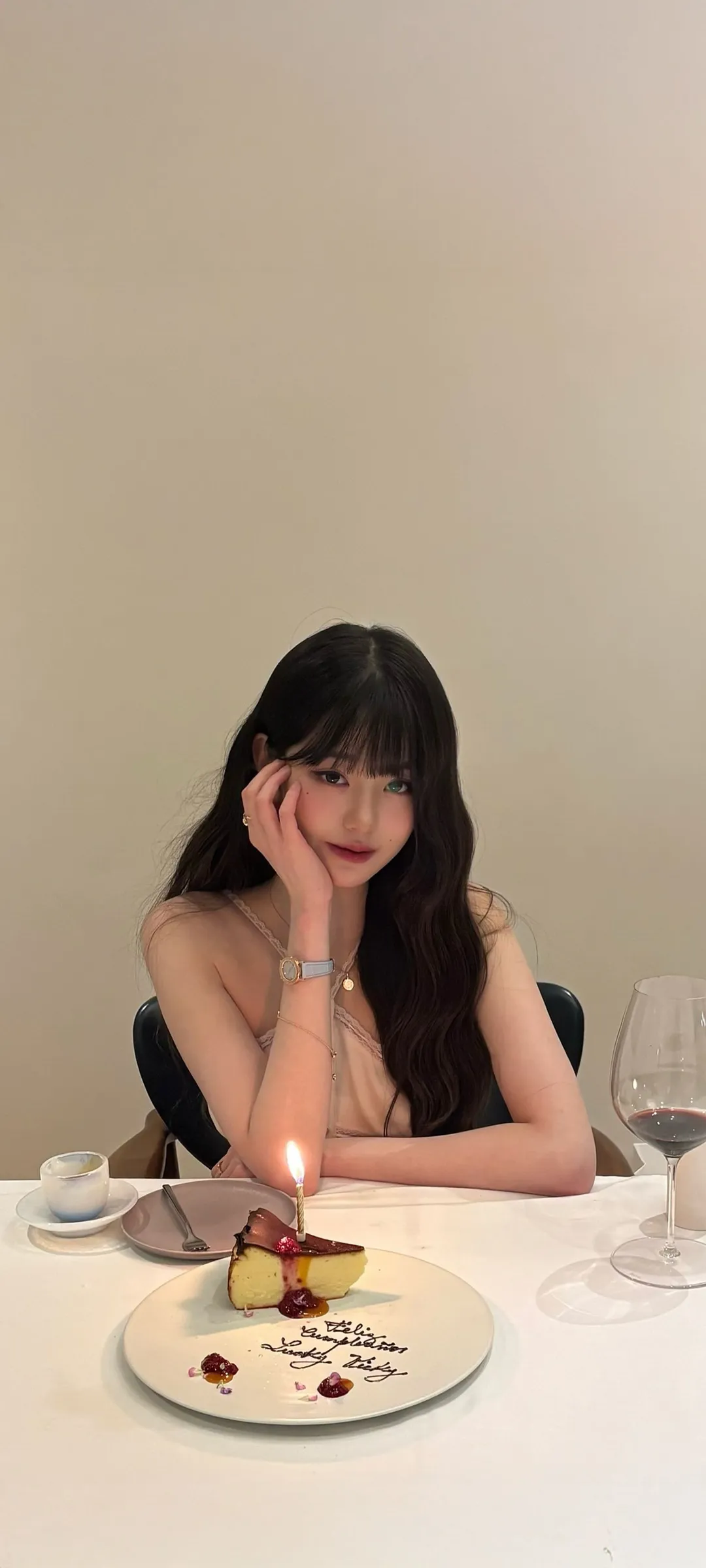 장원영 잠금화면 폰 배경화면 4K HD 다운로드 — 아이즈원, 아이브