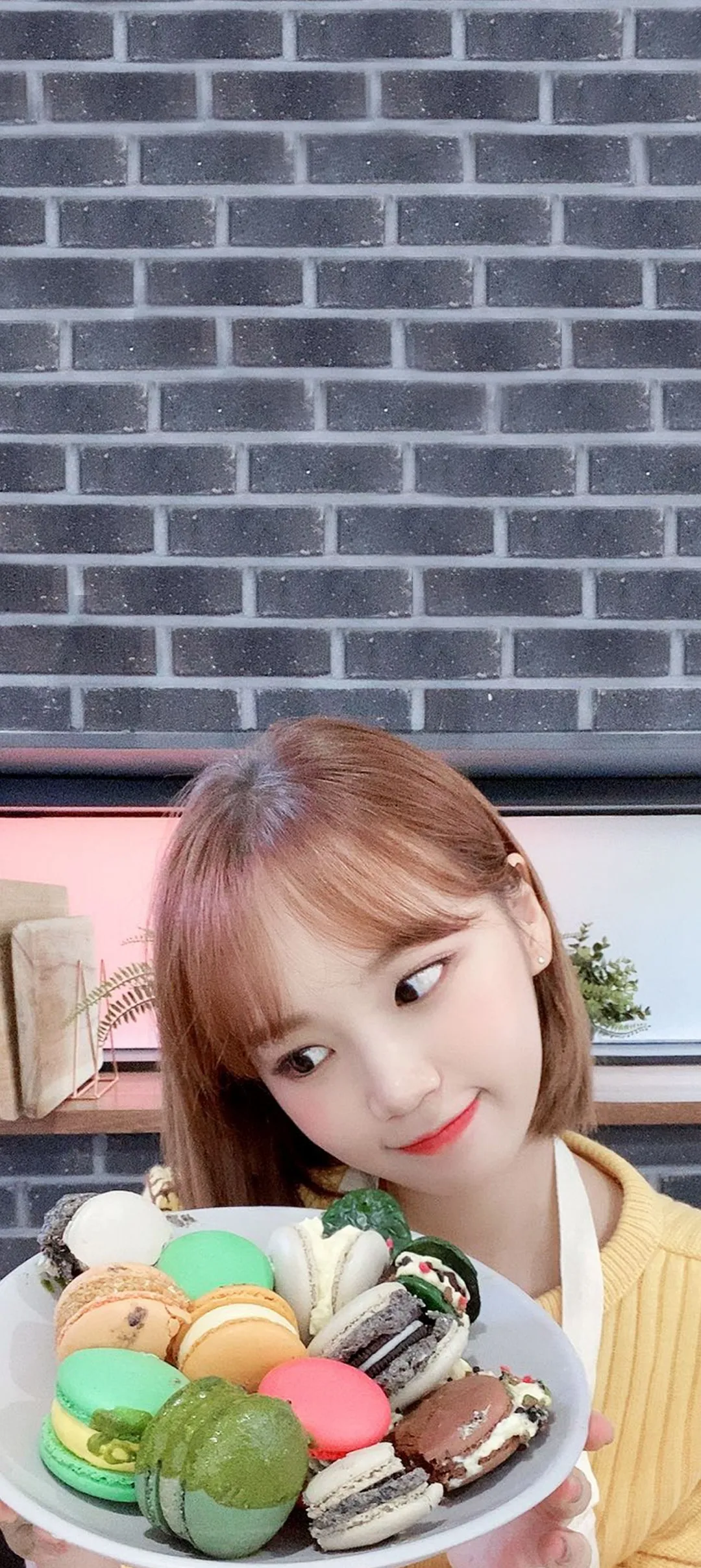 김채원 잠금화면 폰 배경화면 4K HD 다운로드 — 아이즈원, 르세라핌