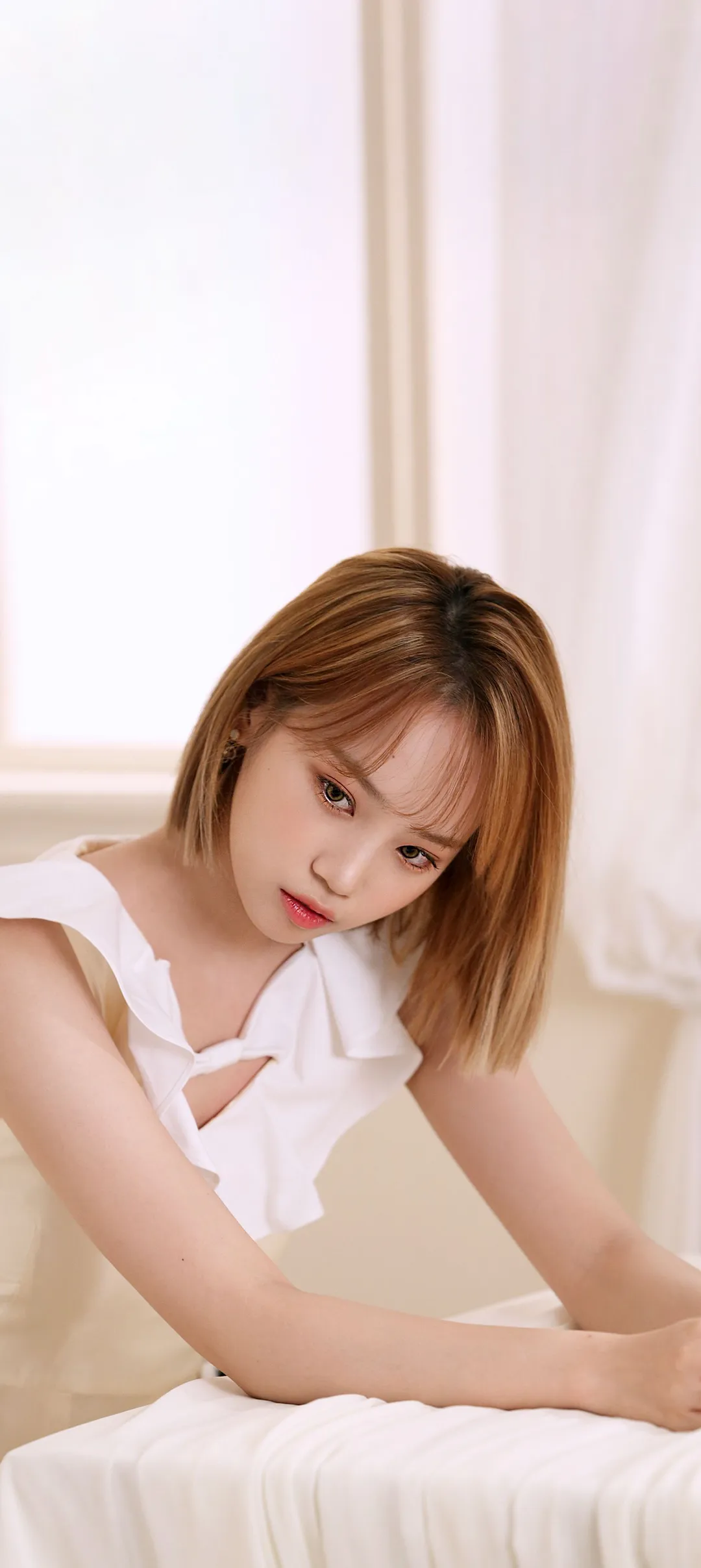 Wallpaper layar kunci hp Kim Chae-won 4K HD download — IZ*ONE, LE SSERAFIM