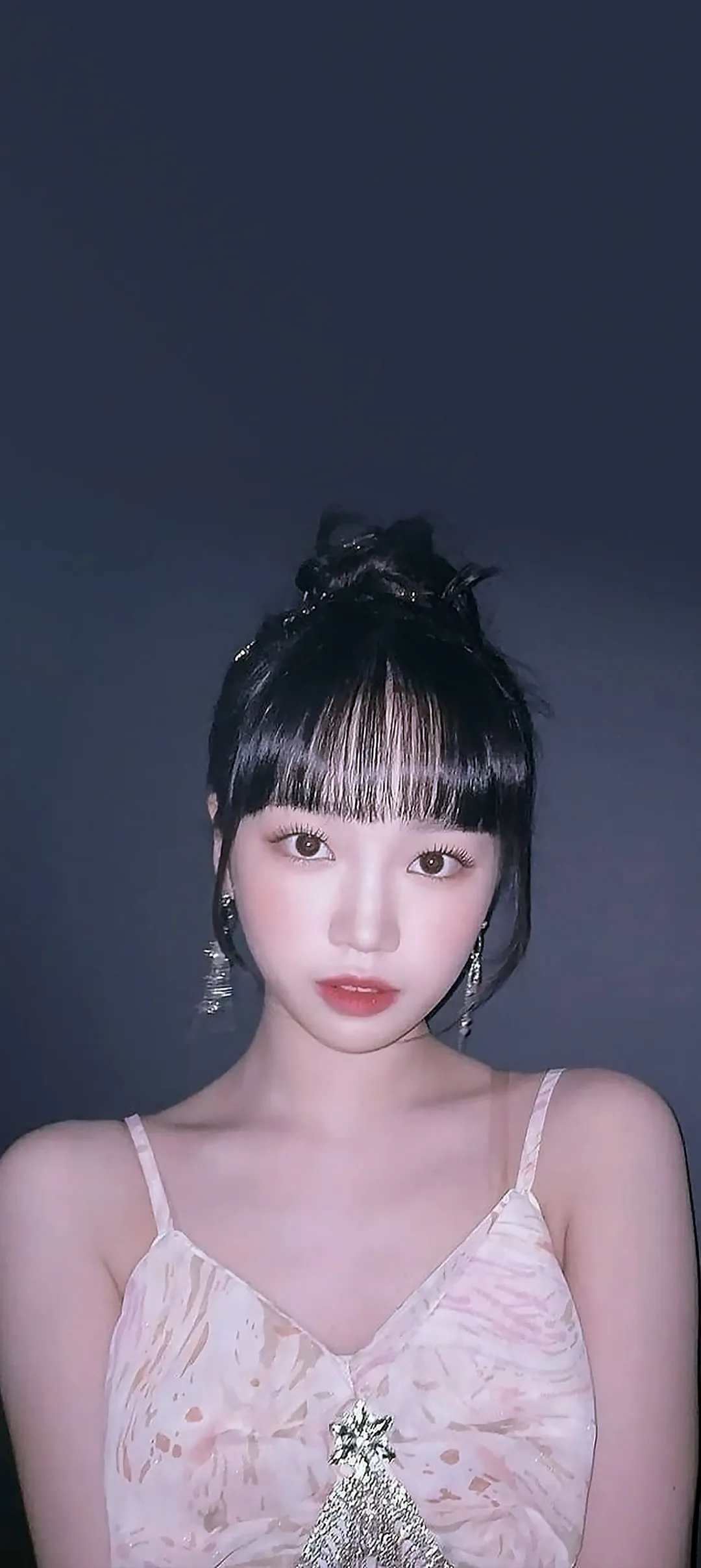 Kim Chae-won lock screen phone wallpaper 4K HD download — IZ*ONE, LE SSERAFIM