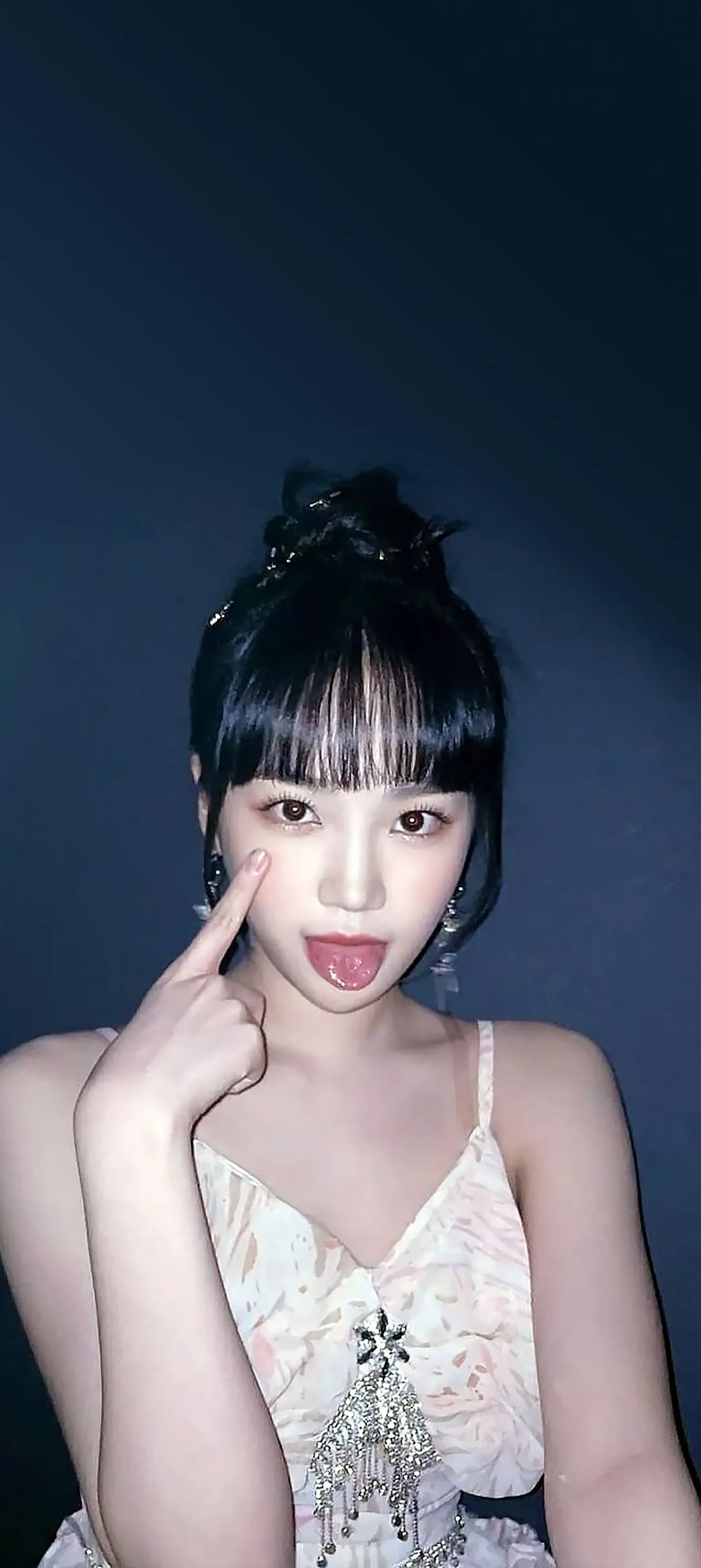 Wallpaper layar kunci hp Kim Chae-won 4K HD download — IZ*ONE, LE SSERAFIM