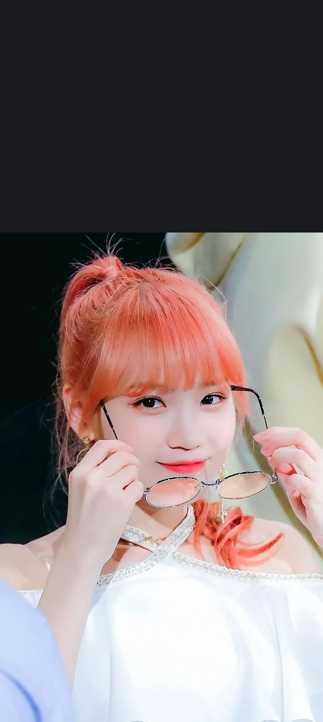 김채원 잠금화면 폰 배경화면 4K HD 다운로드 — 아이즈원, 르세라핌