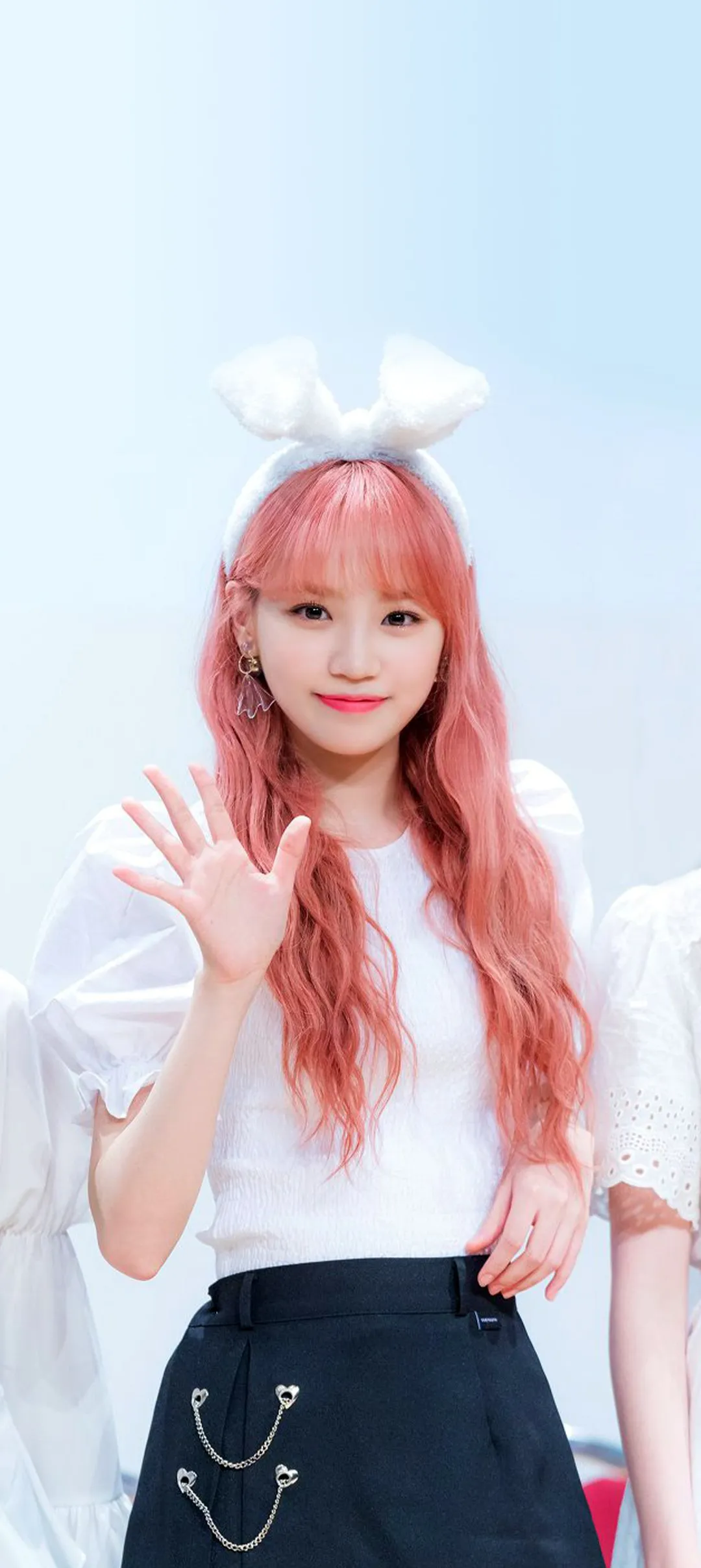 Kim Chae-won lock screen phone wallpaper 4K HD download — IZ*ONE, LE SSERAFIM