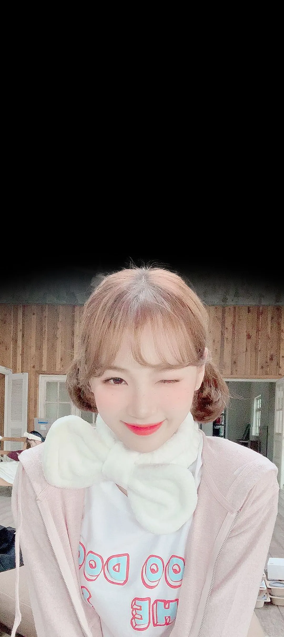 Kim Chae-won lock screen phone wallpaper 4K HD download — IZ*ONE, LE SSERAFIM
