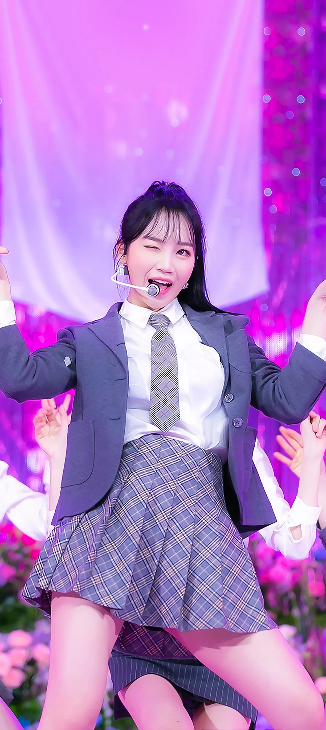 Wallpaper layar kunci hp Kim Chae-won 4K HD download — IZ*ONE, LE SSERAFIM